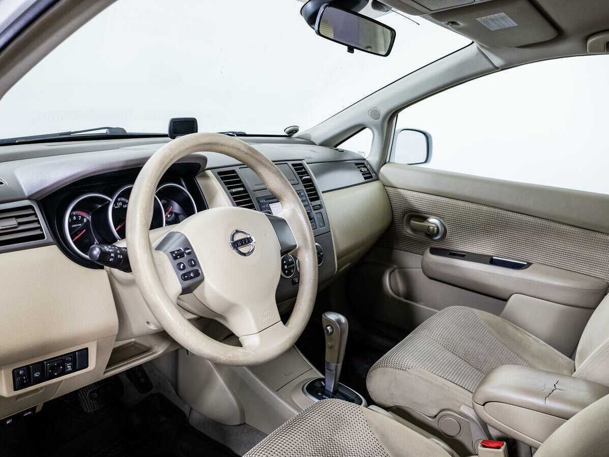 Nissan Tiida, 2011 Фото №11