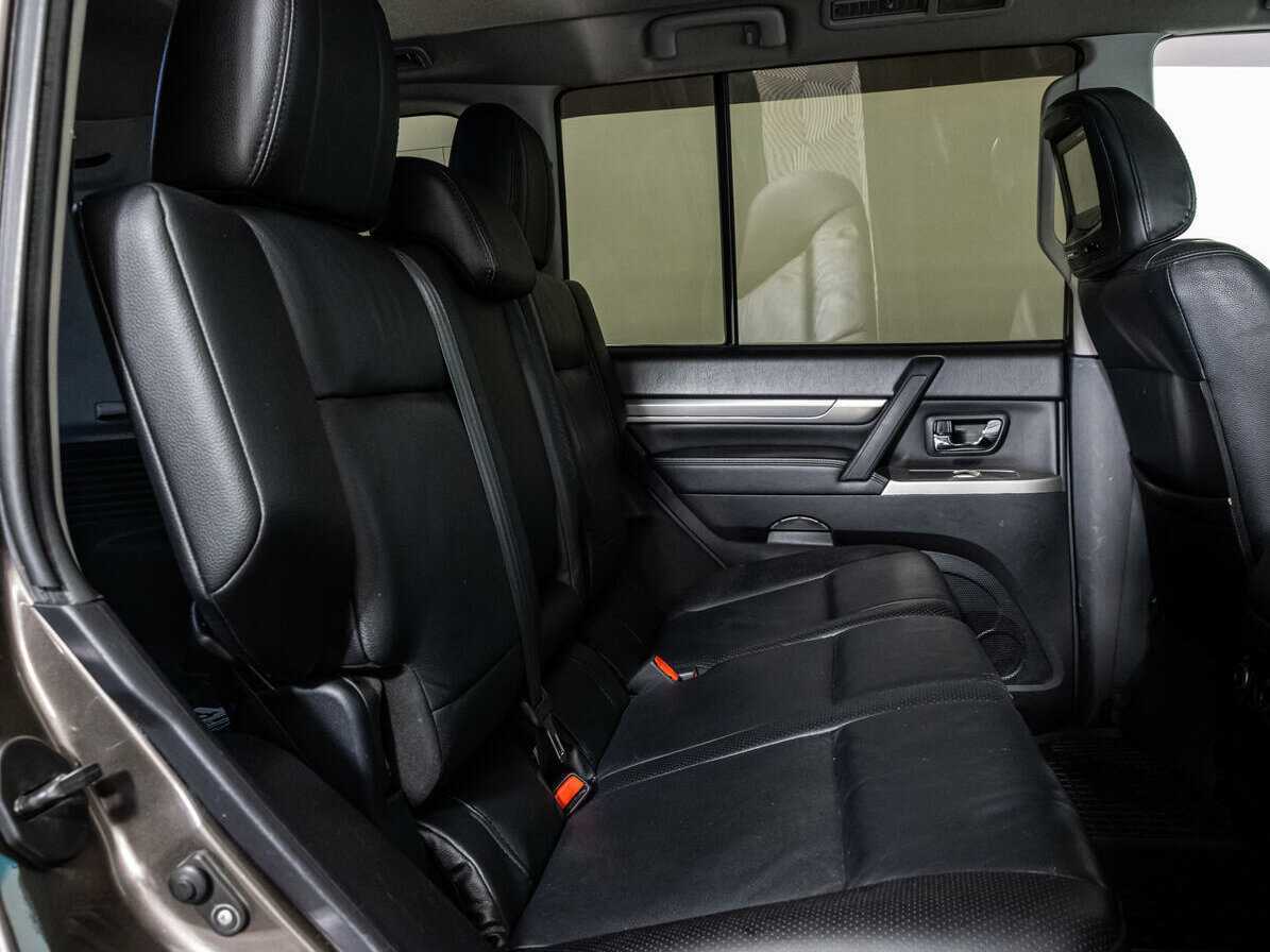 Mitsubishi Pajero, 2011 - 179 760 км. | Фото №8