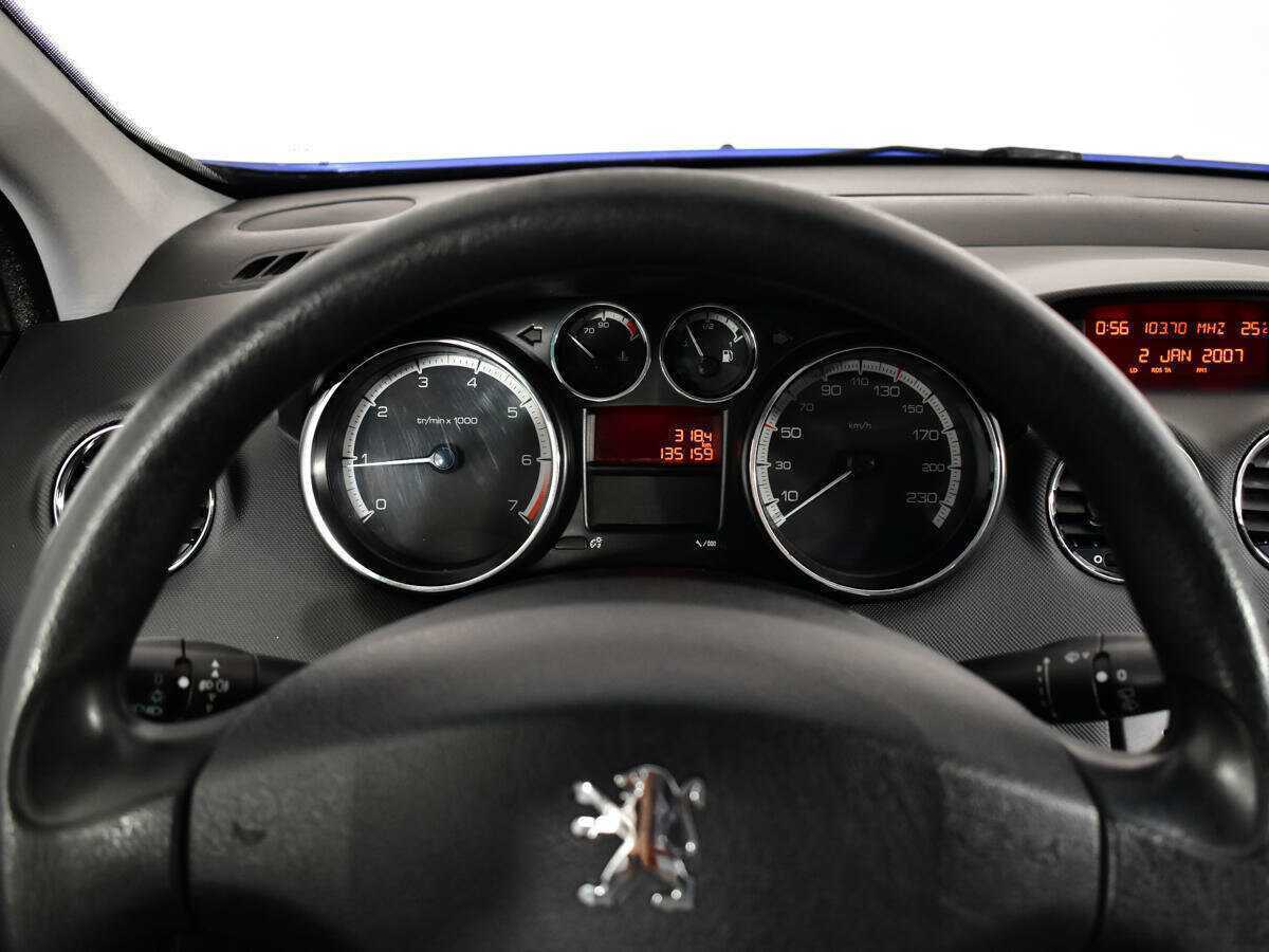 Peugeot 308, 2010 Фото №11