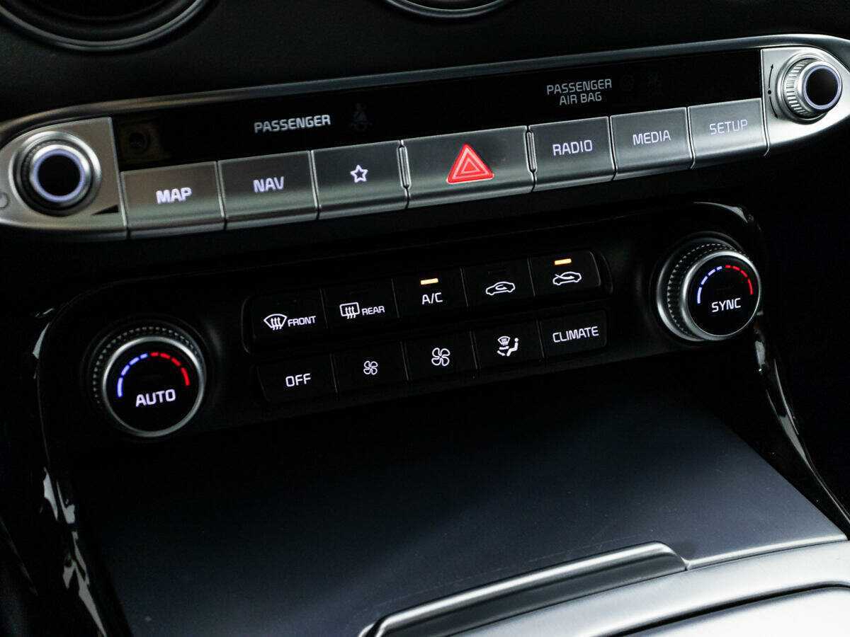 Kia Stinger, 2022 Фото №18