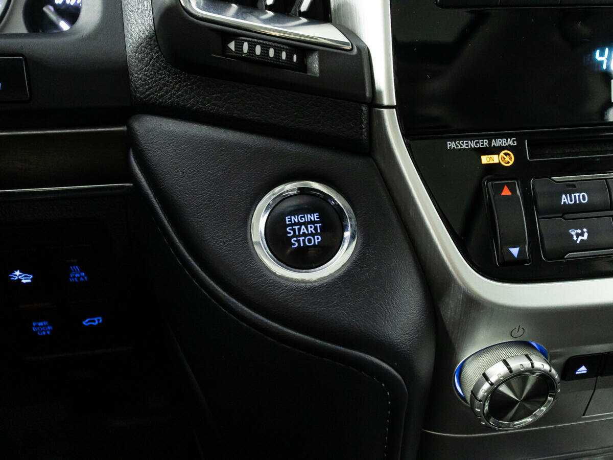 Toyota Land Cruiser, 2018 Фото №21