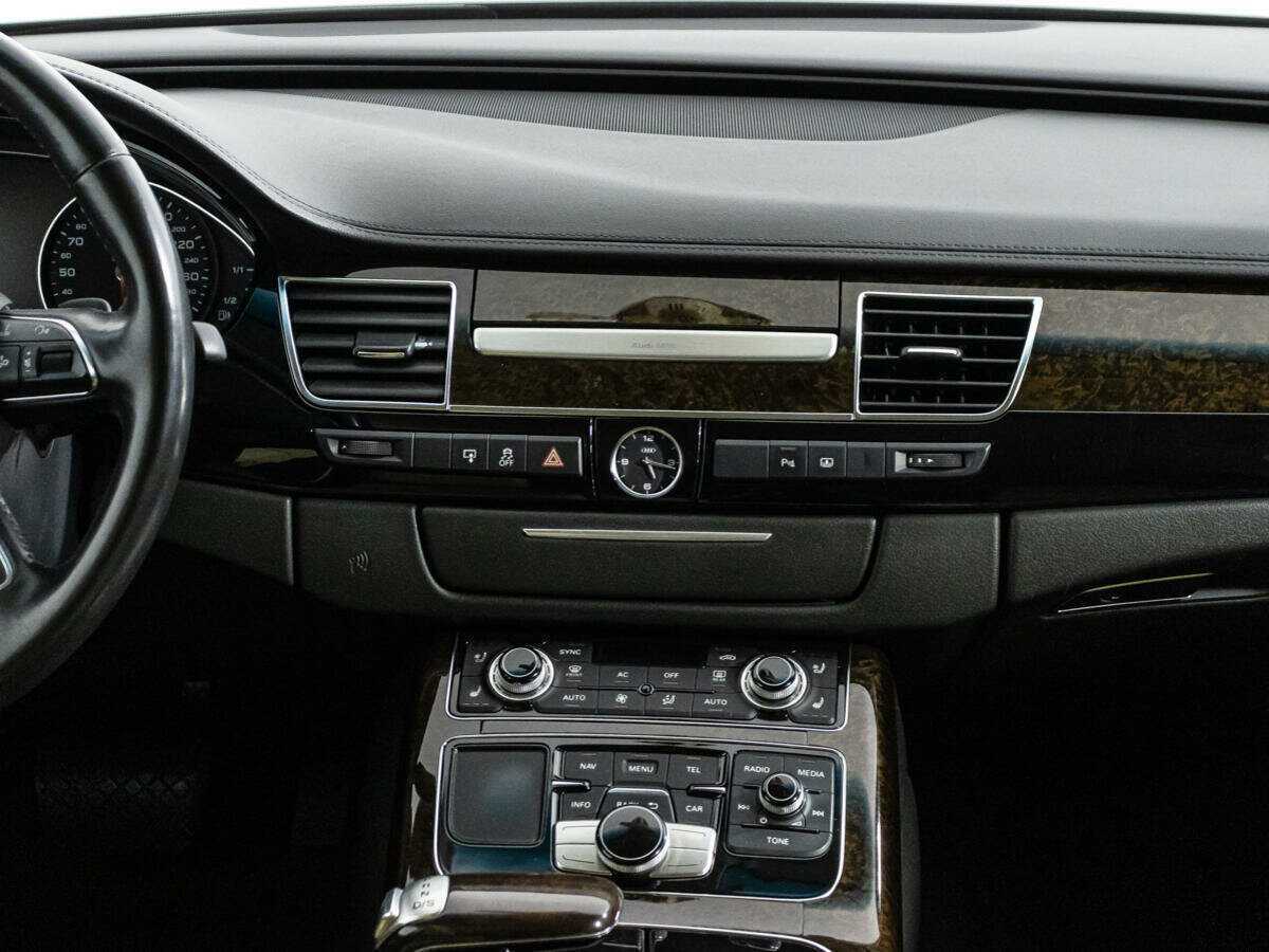 Audi A8, 2010 Фото №14