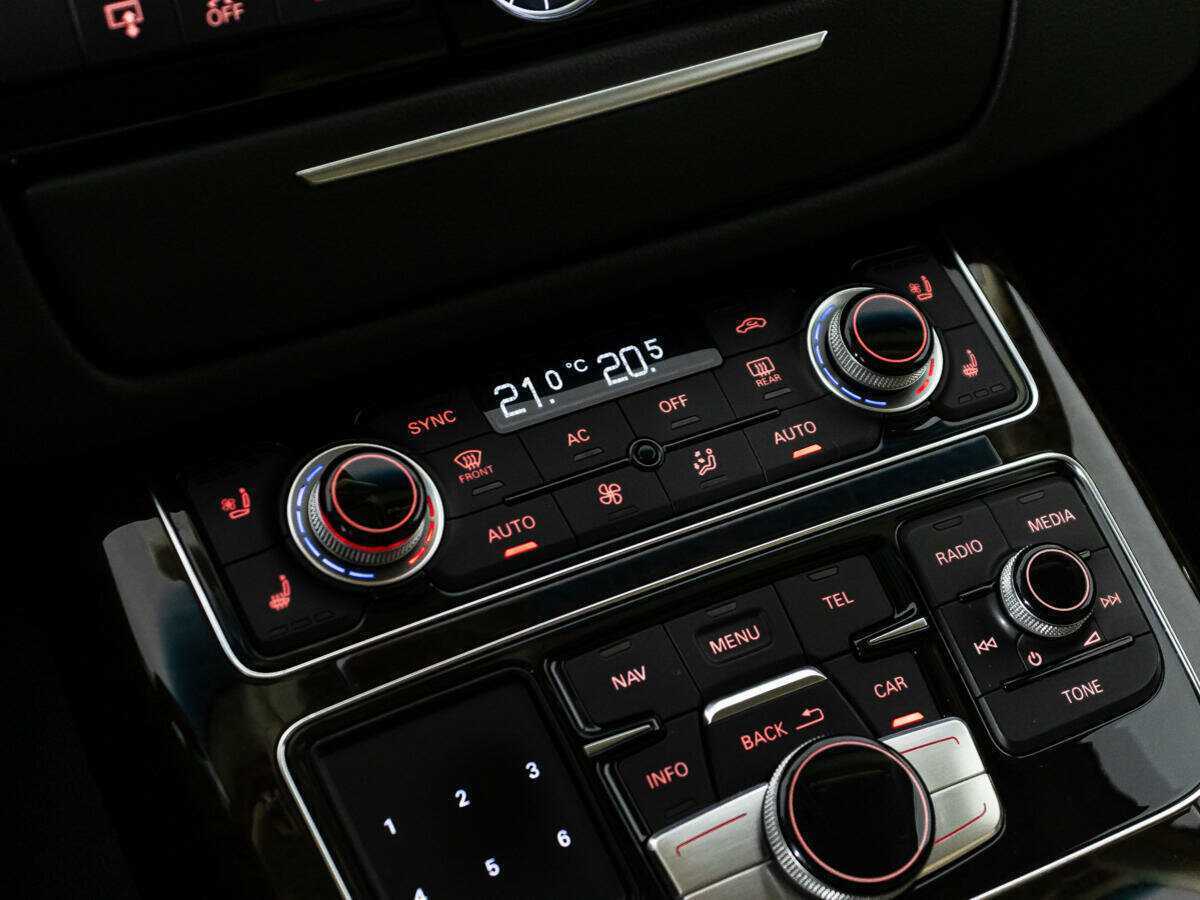 Audi A8, 2010 Фото №19