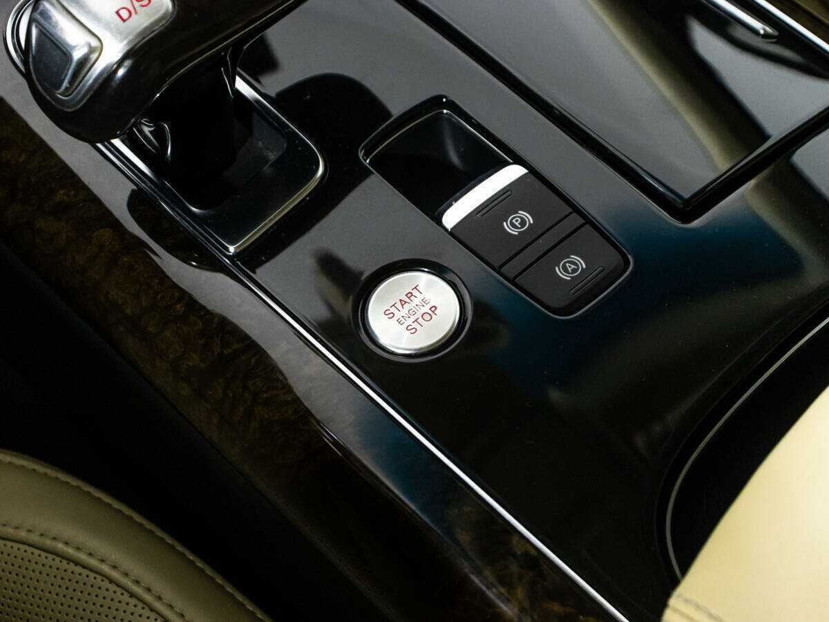 Audi A8, 2010 Фото №20