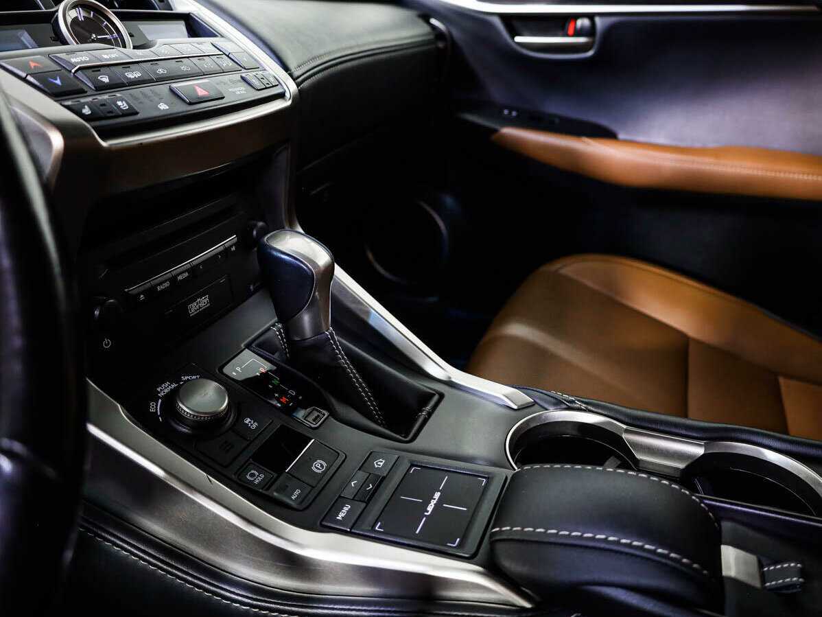Lexus NX 200t, 2017 Фото №16