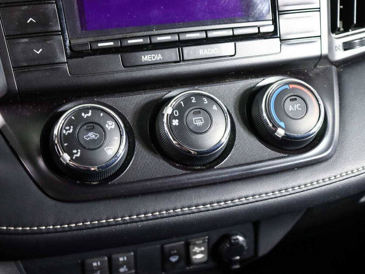 Toyota RAV4, 2018 Фото №17