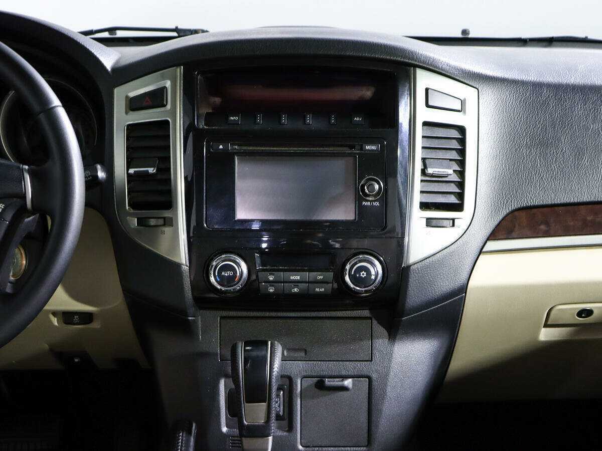 Mitsubishi Pajero, 2017 Фото №11