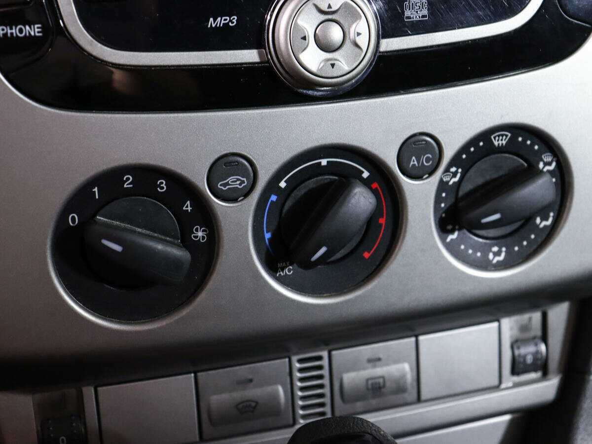 Ford Focus, 2010 Фото №13