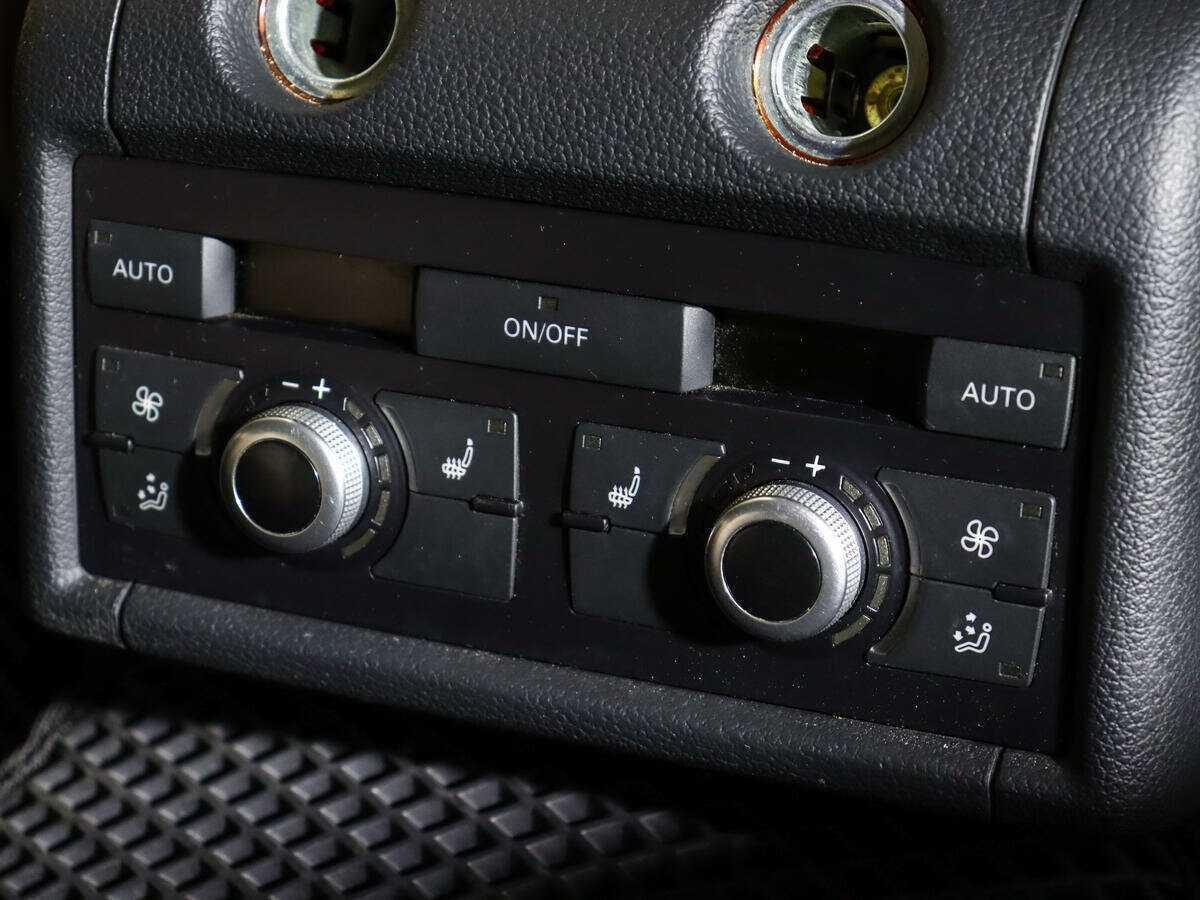 Audi Q7, 2010 Фото №17