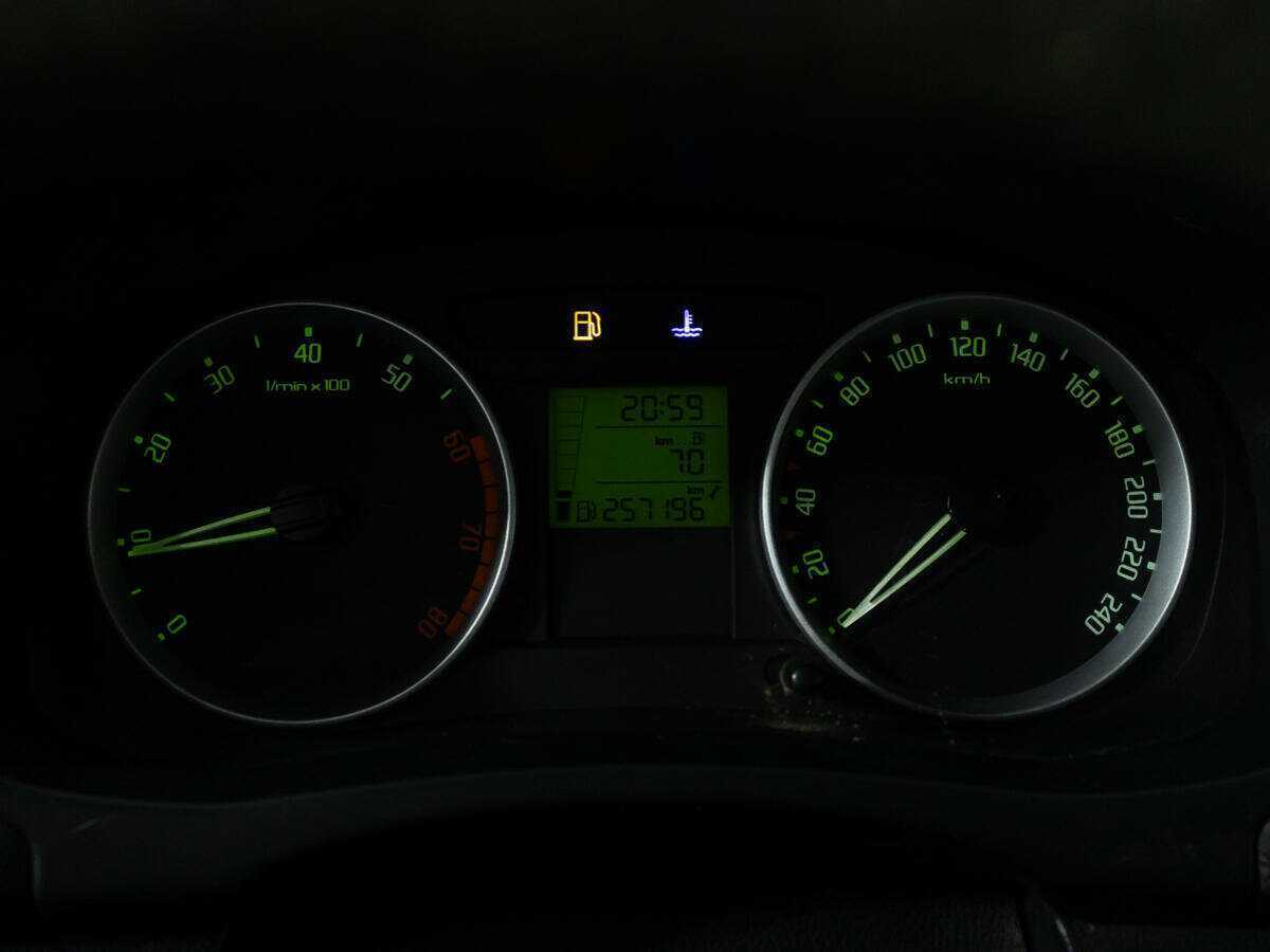 Skoda Fabia, 2008 Фото №12