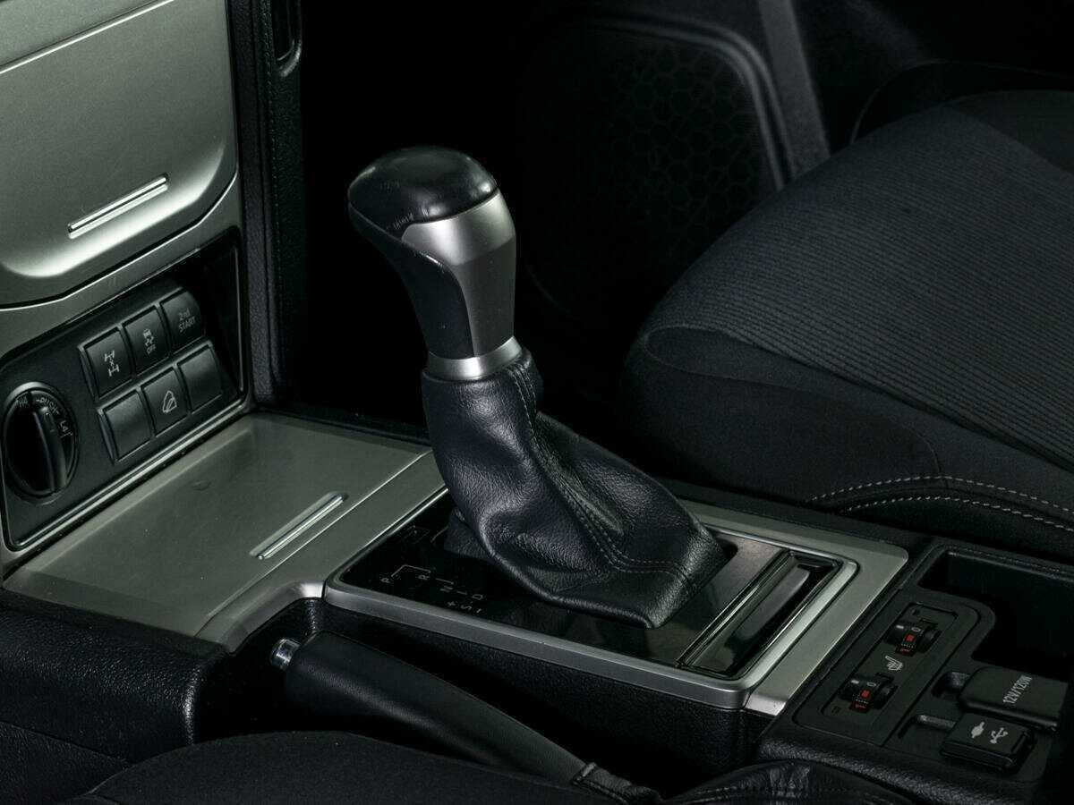 Toyota Land Cruiser Prado, 2018 Фото №9