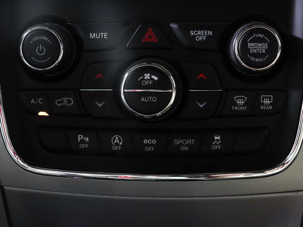 Jeep Grand Cherokee, 2019 Фото №17