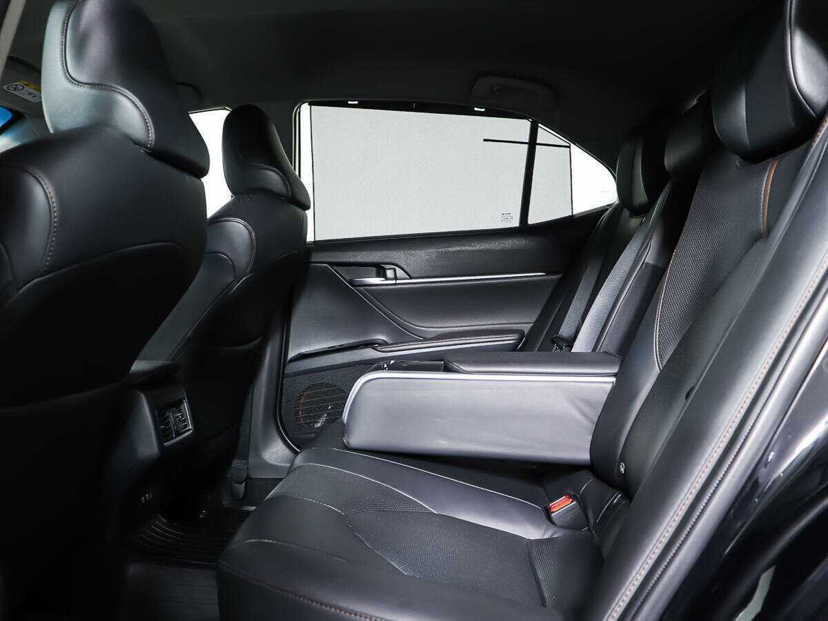 Toyota Camry, 2018 Фото №11