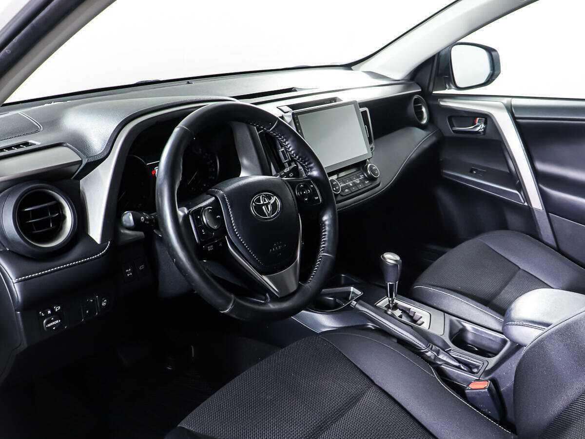 Toyota RAV4, 2017 Фото №13