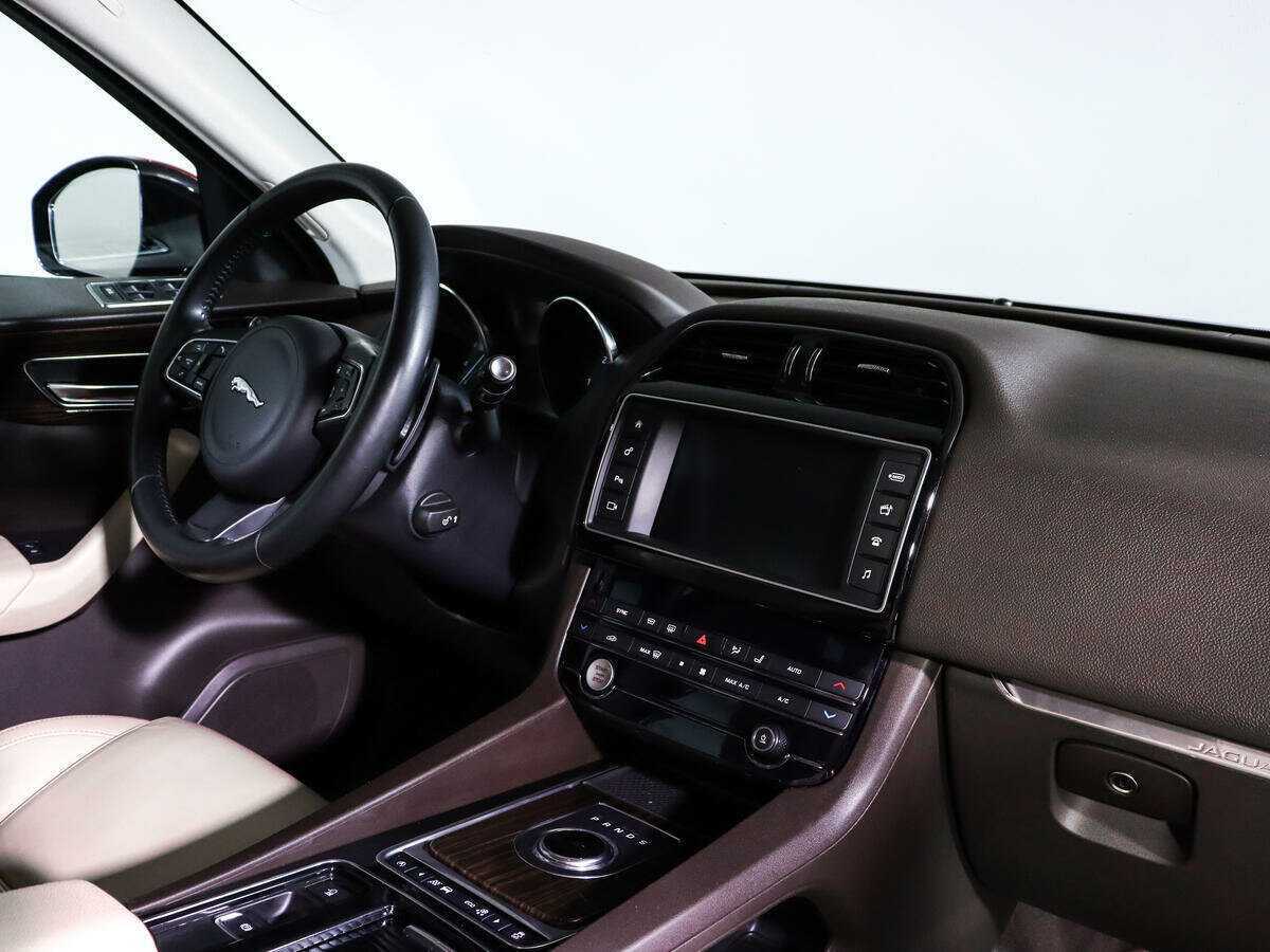 Jaguar F-Pace, 2016 - 127 495 км. | Фото №7