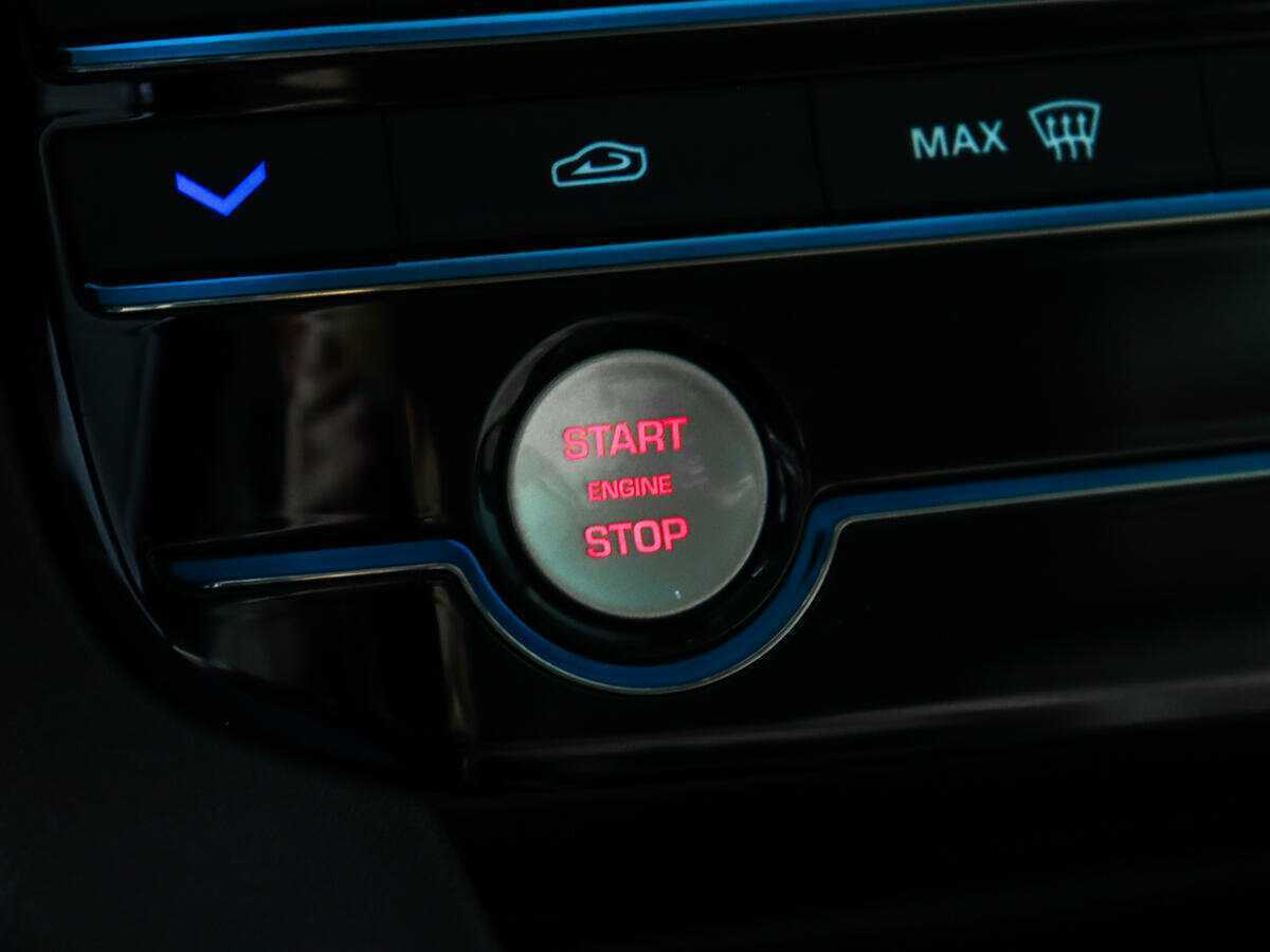 Jaguar F-Pace, 2016 Фото №18