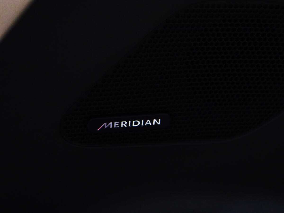 Jaguar F-Pace, 2016 Фото №19