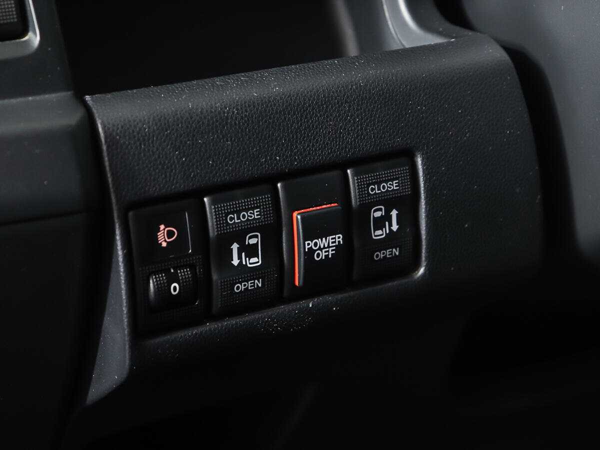 Mazda 5, 2013 Фото №17