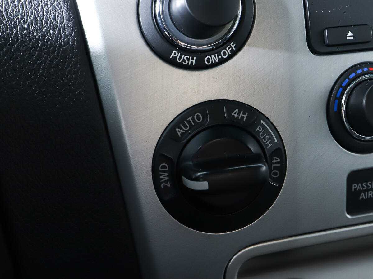 Infiniti QX56, 2008 Фото №16