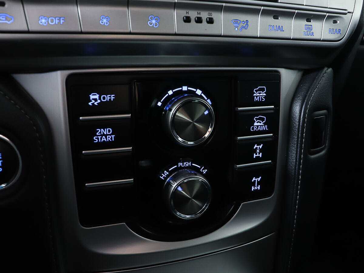 Toyota Land Cruiser Prado, 2020 Фото №18