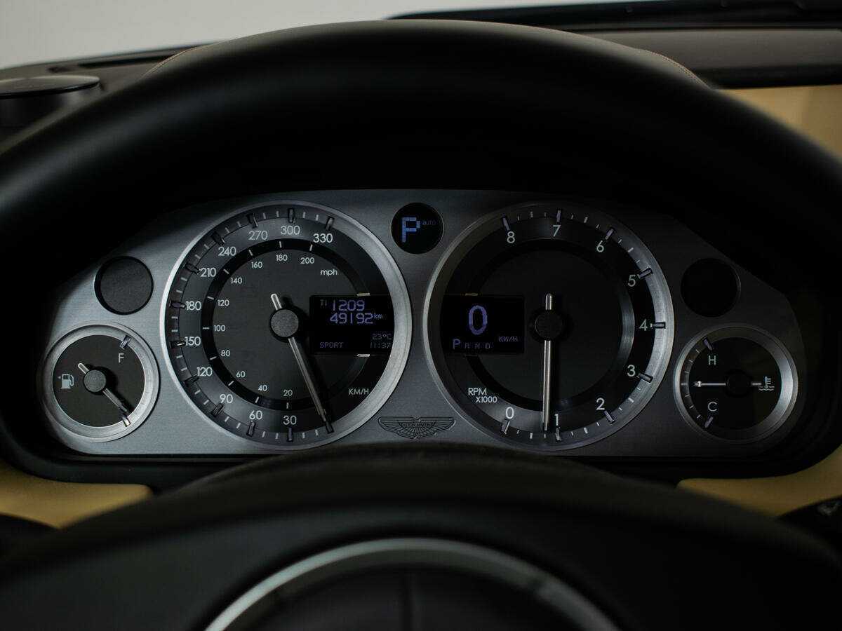 Aston Martin DB9, 2013 Фото №12