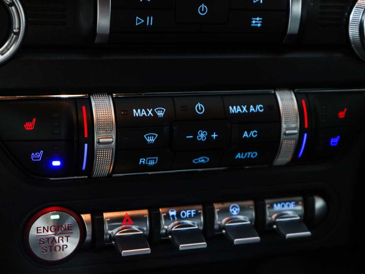 Ford Mustang, 2020 Фото №14