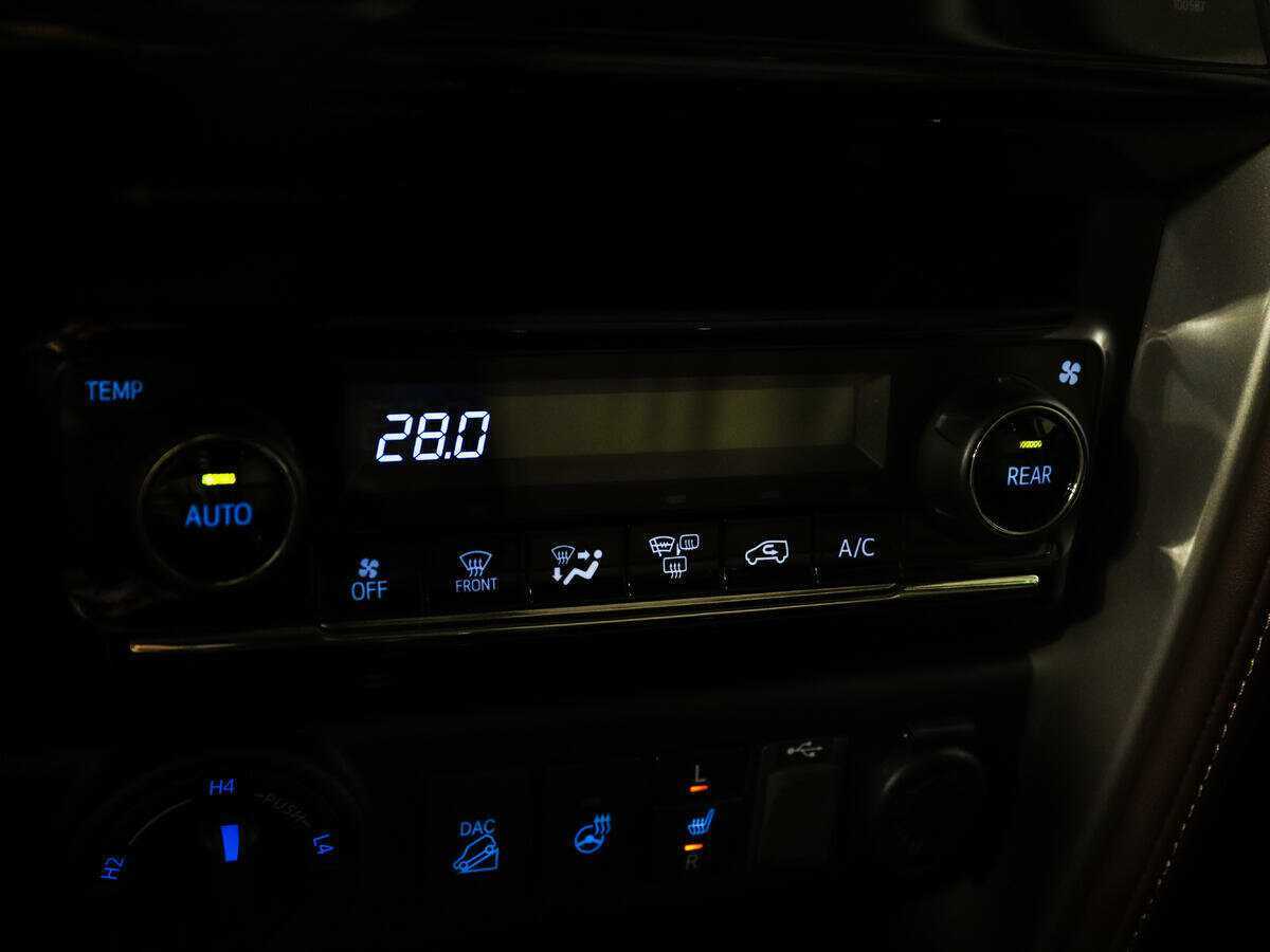 Toyota Fortuner, 2017 Фото №16