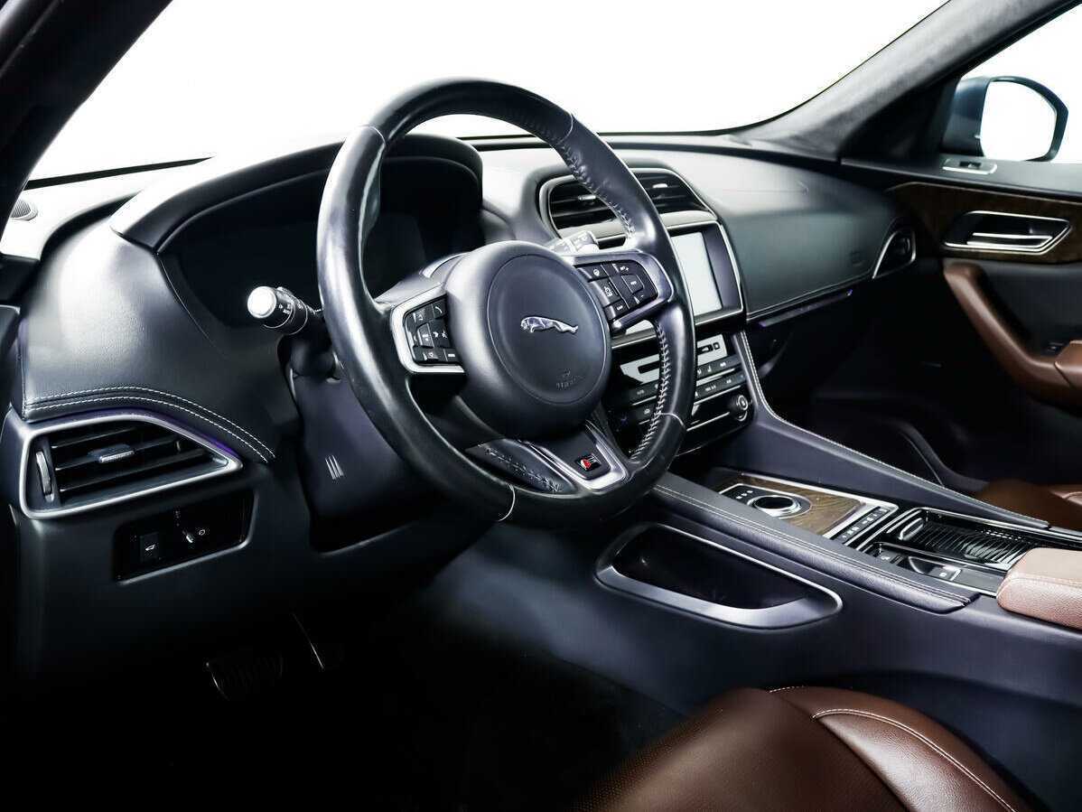 Jaguar F-Pace, 2017 Фото №14