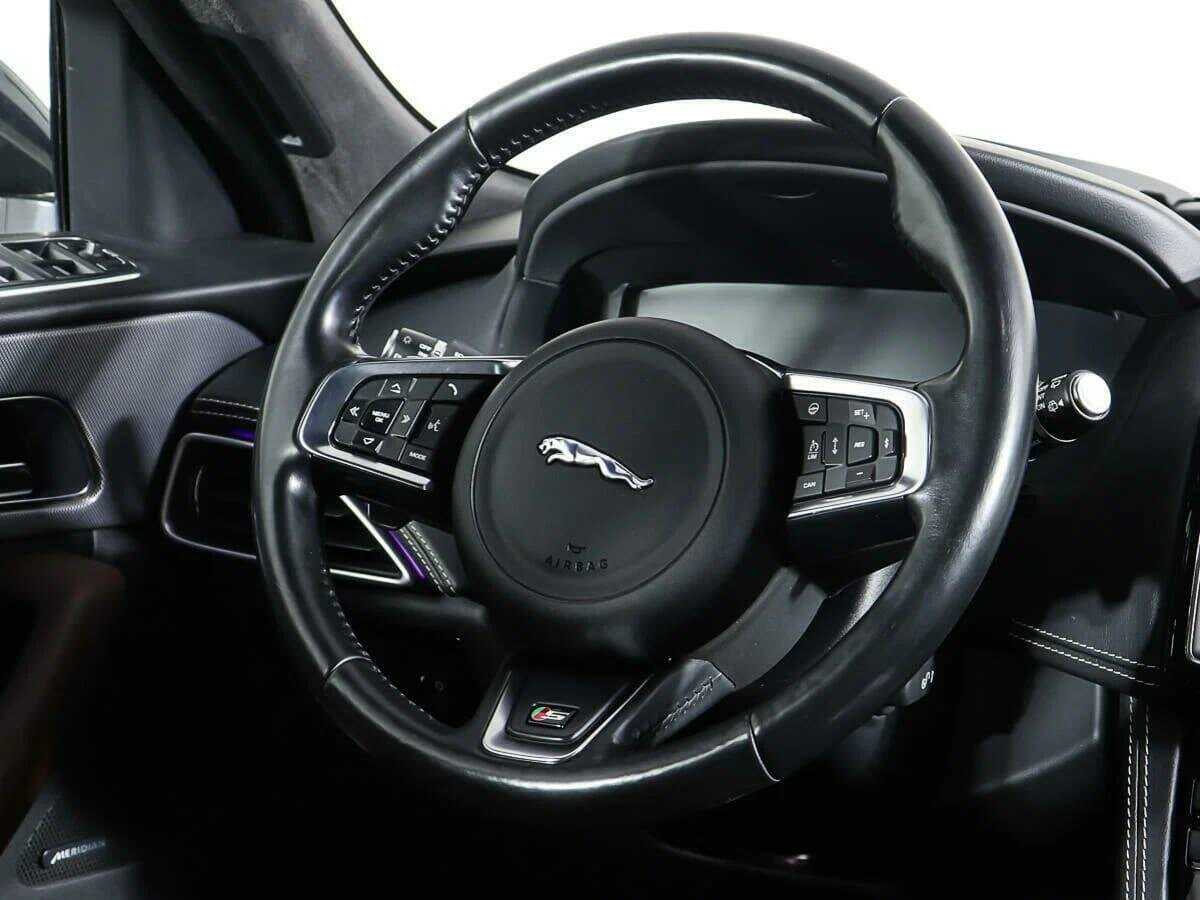 Jaguar F-Pace, 2018 Фото №10