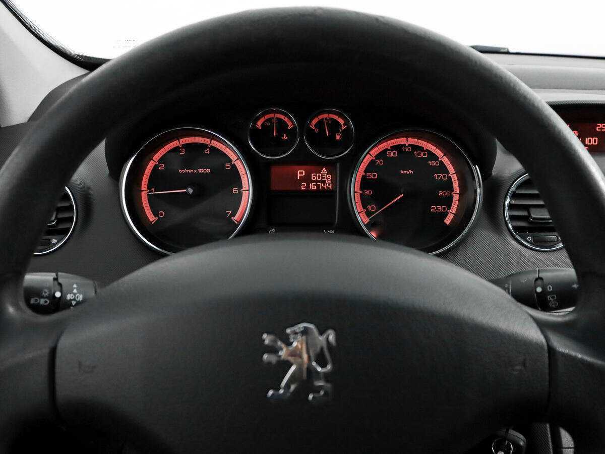 Peugeot 308, 2010 Фото №15