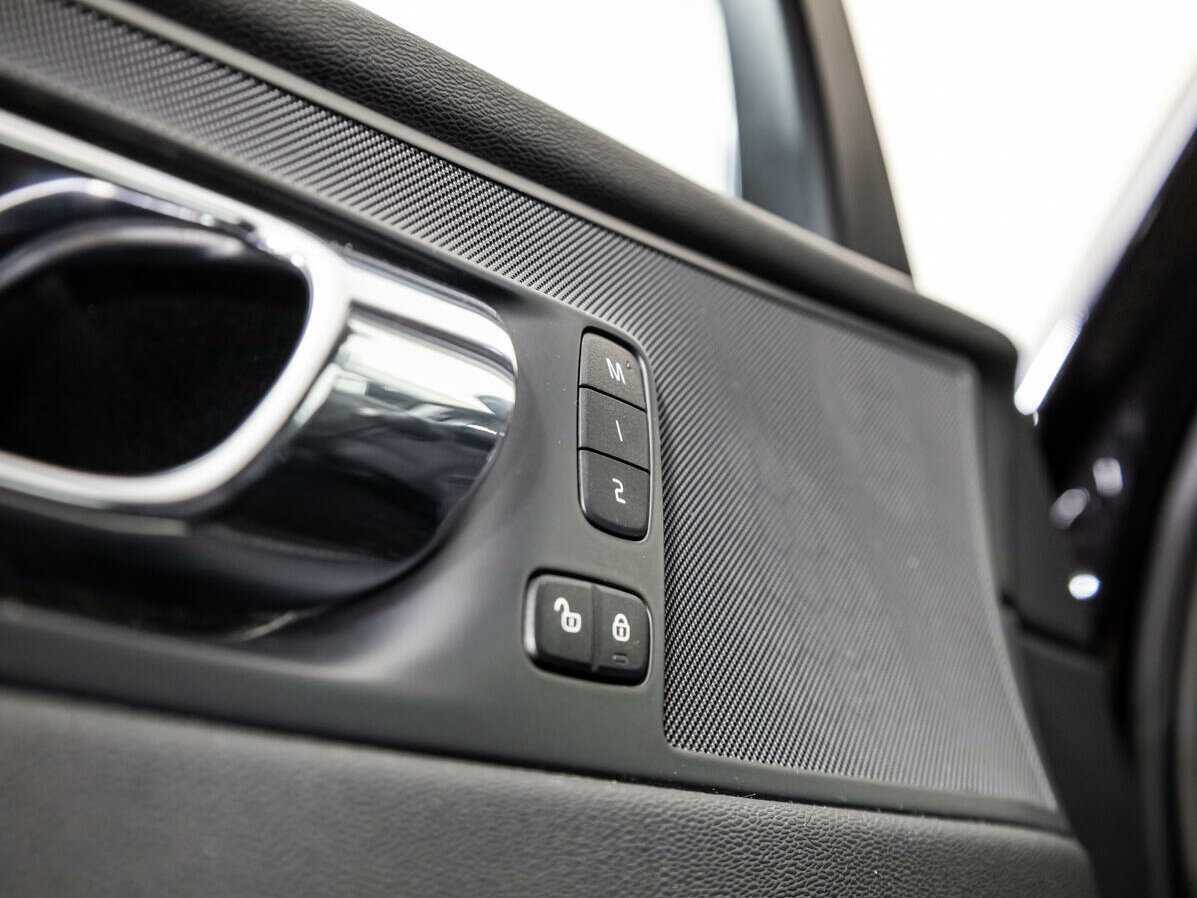 Volvo XC60, 2018 Фото №13