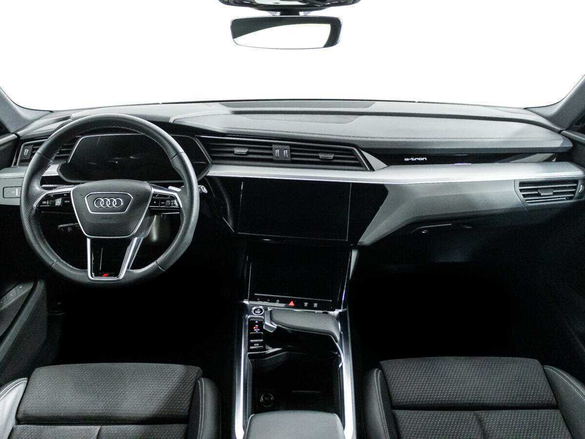 Audi e-tron 50, 2022 Фото №11