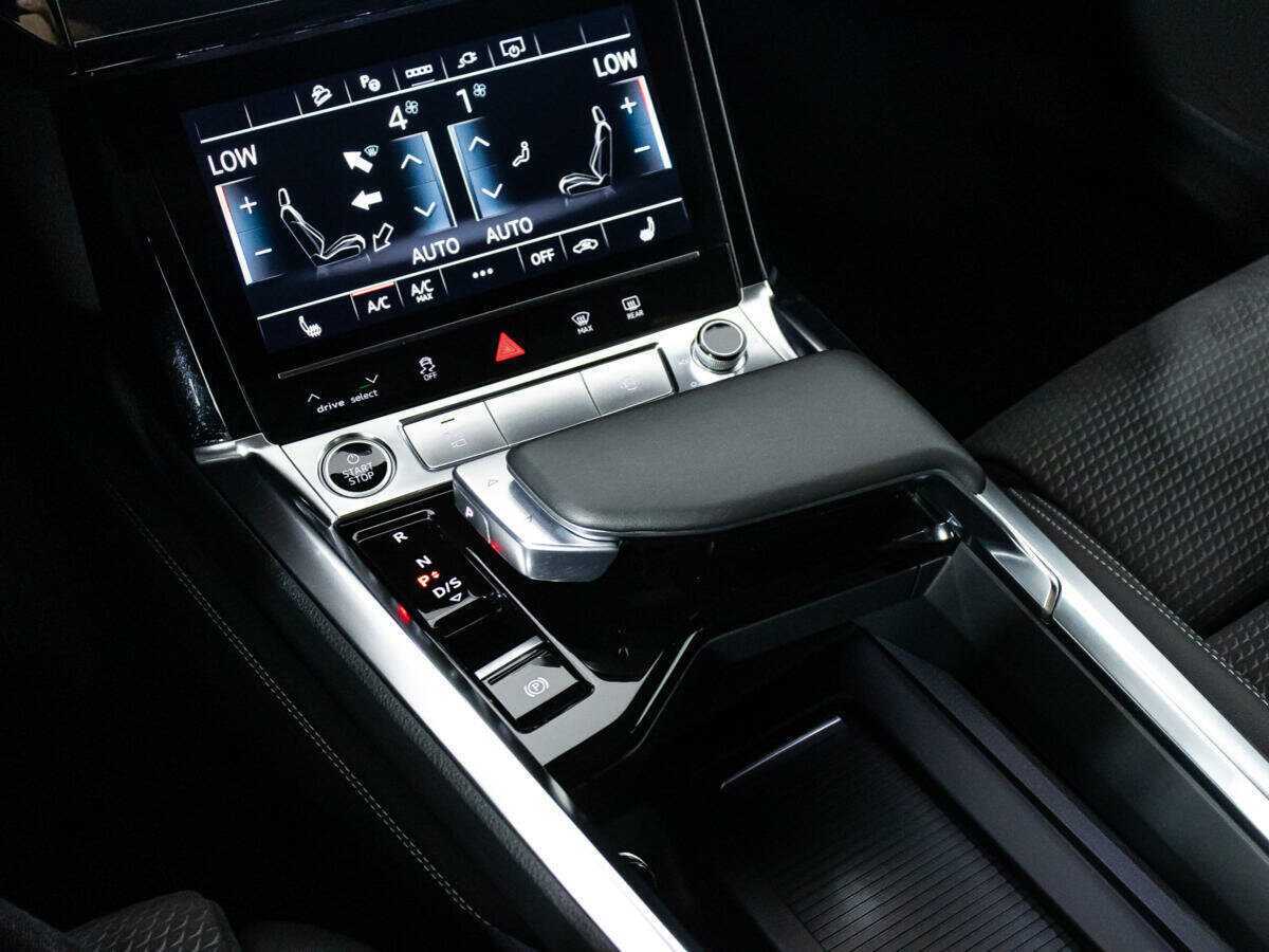 Audi e-tron 50, 2022 Фото №16