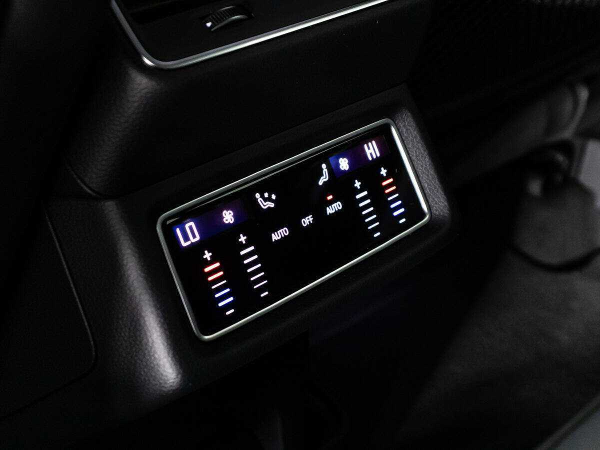 Audi e-tron 50, 2022 Фото №17