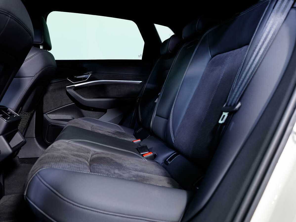 Audi e-tron 50, 2021 Фото №14