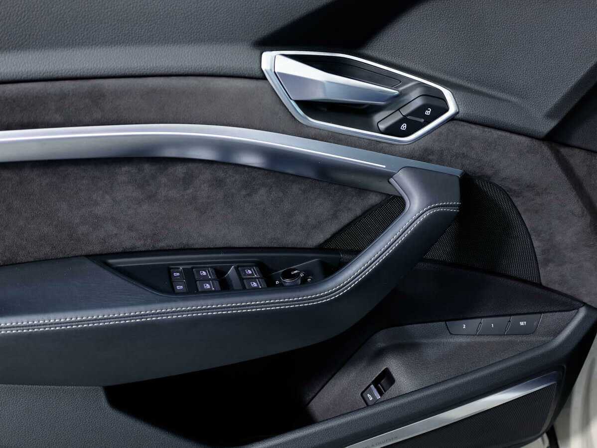 Audi e-tron 50, 2021 Фото №15