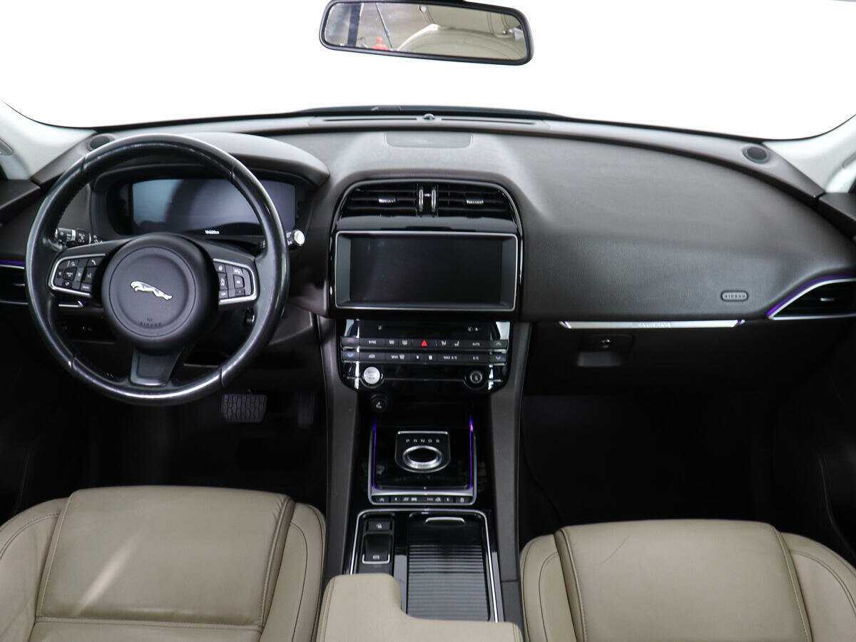 Jaguar F-Pace, 2016 Фото №10