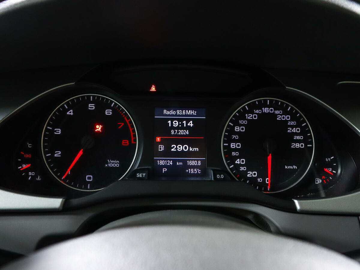 Audi A4, 2011 Фото №9