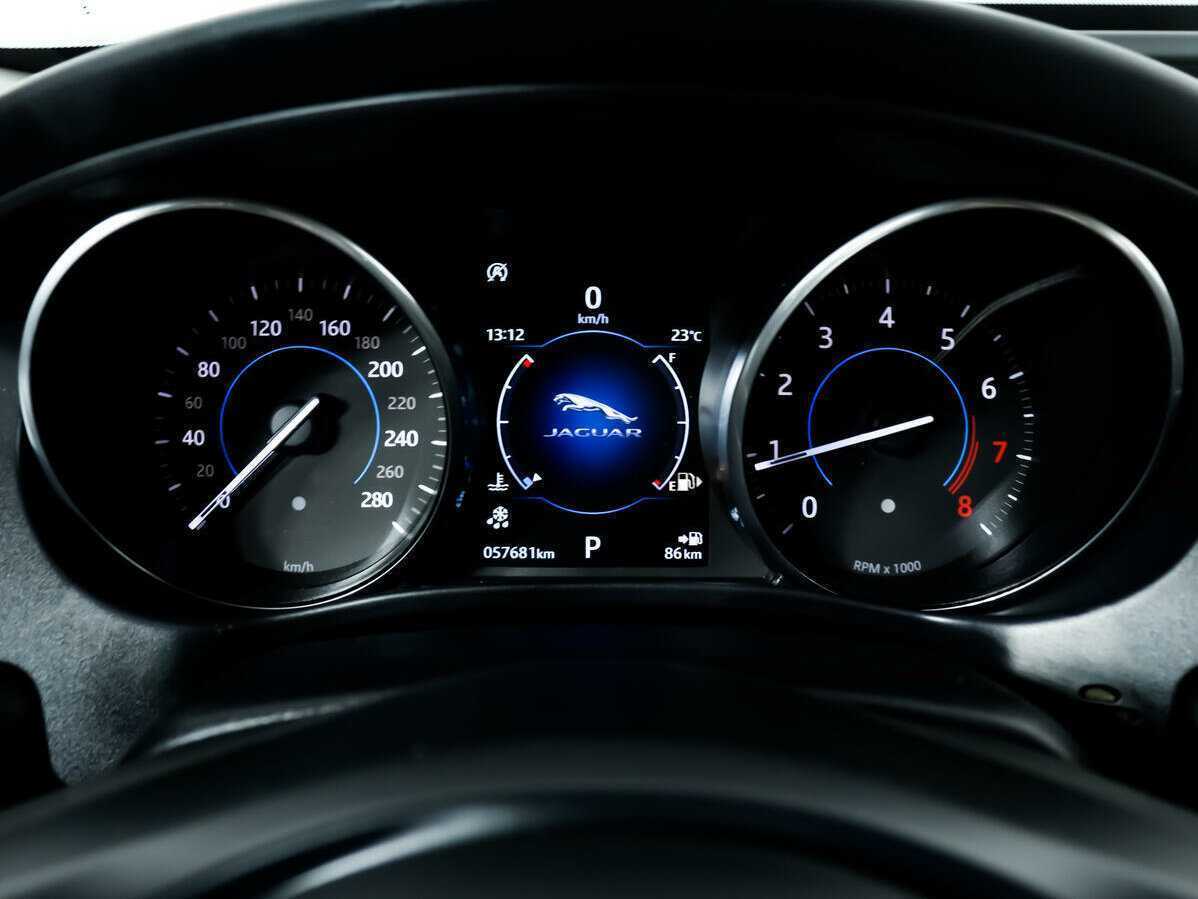 Jaguar XE, 2018 Фото №10