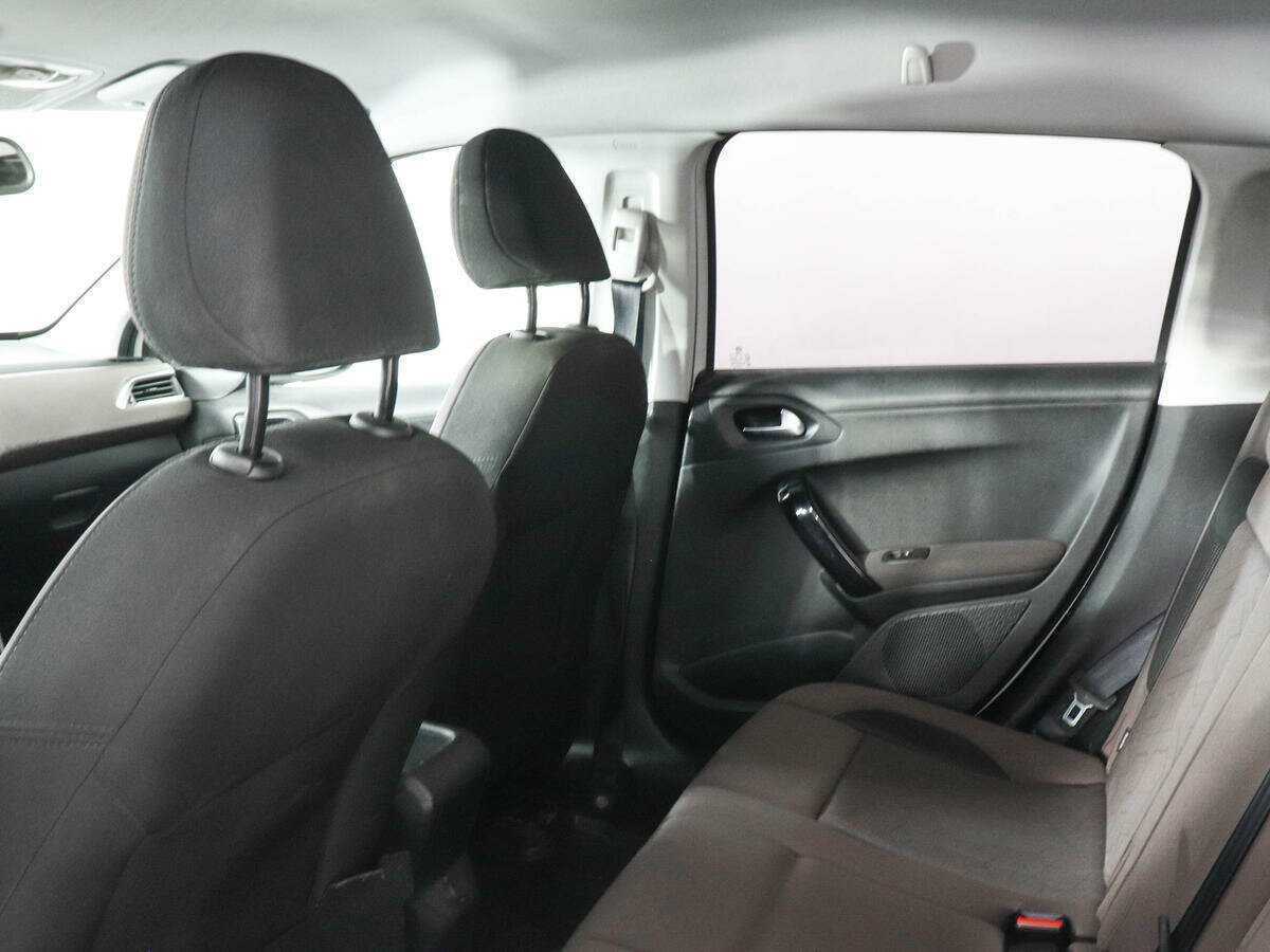 Peugeot 2008, 2014 Фото №12