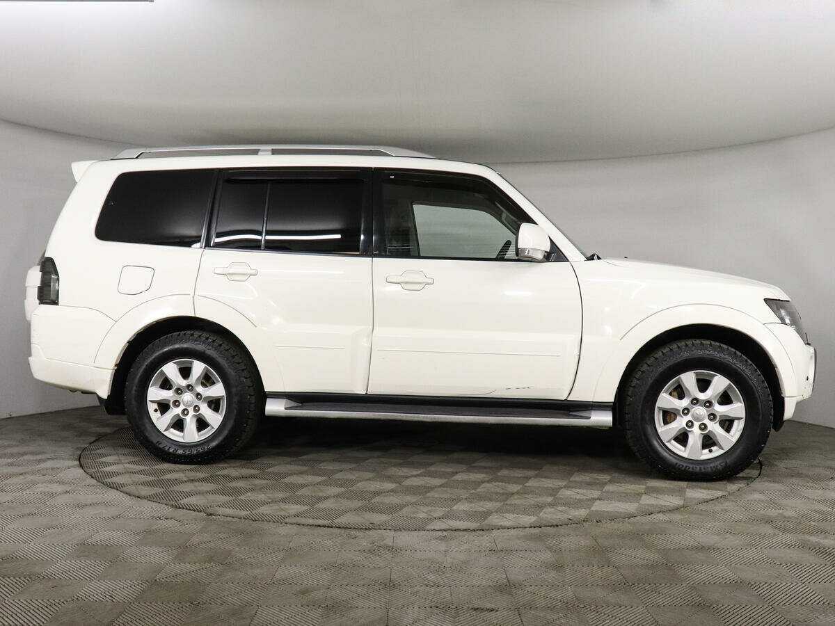 Mitsubishi Pajero, 2011 - 239 343 км. | Фото №4