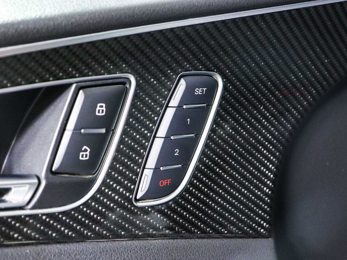 Audi RS 6, 2015 Фото №23