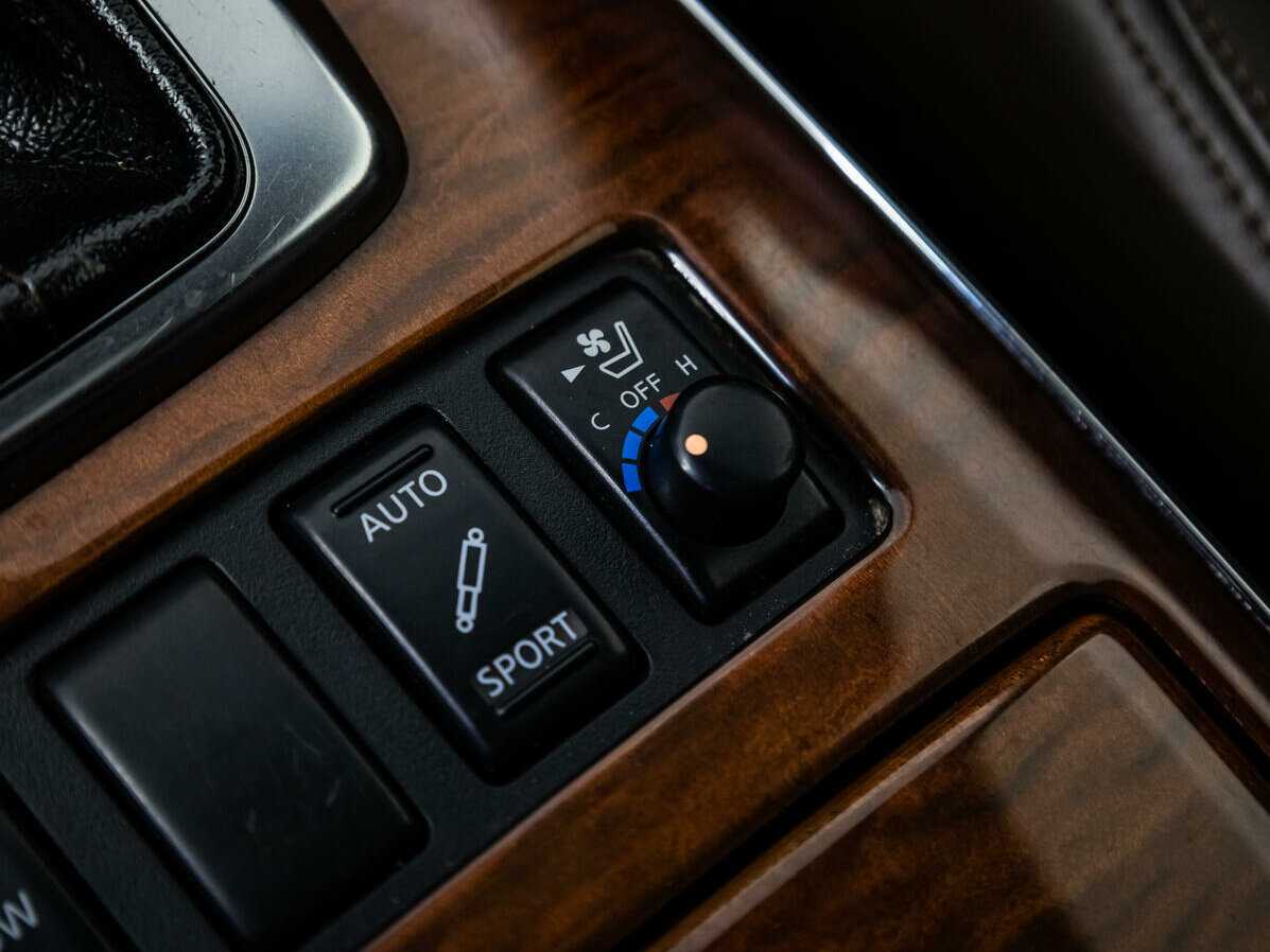 Infiniti FX50, 2008 Фото №16