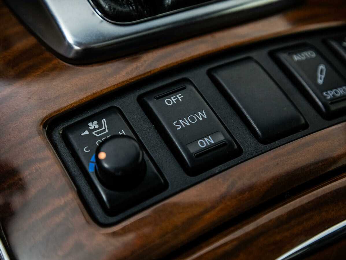 Infiniti FX50, 2008 Фото №17