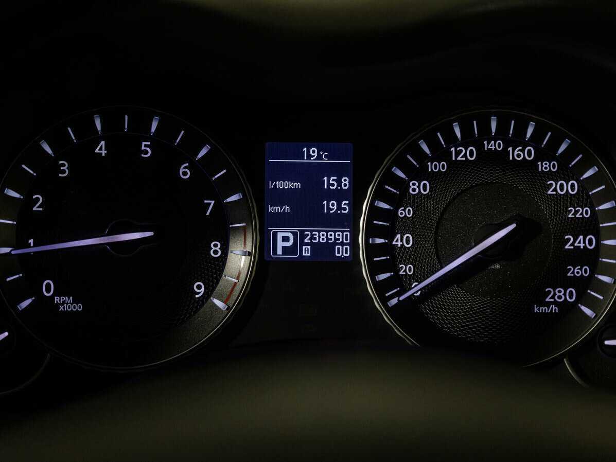 Infiniti M25, 2010 Фото №11