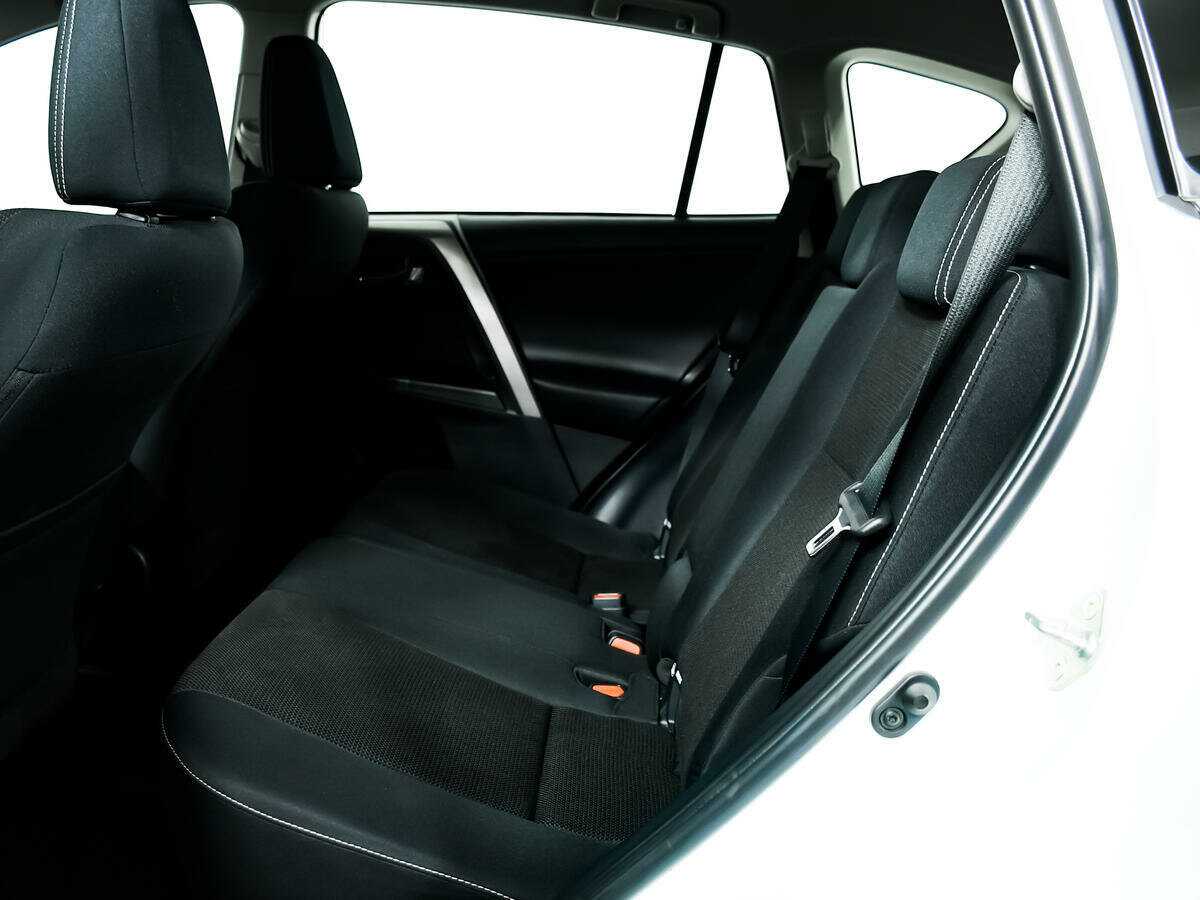 Toyota RAV4, 2018 Фото №12