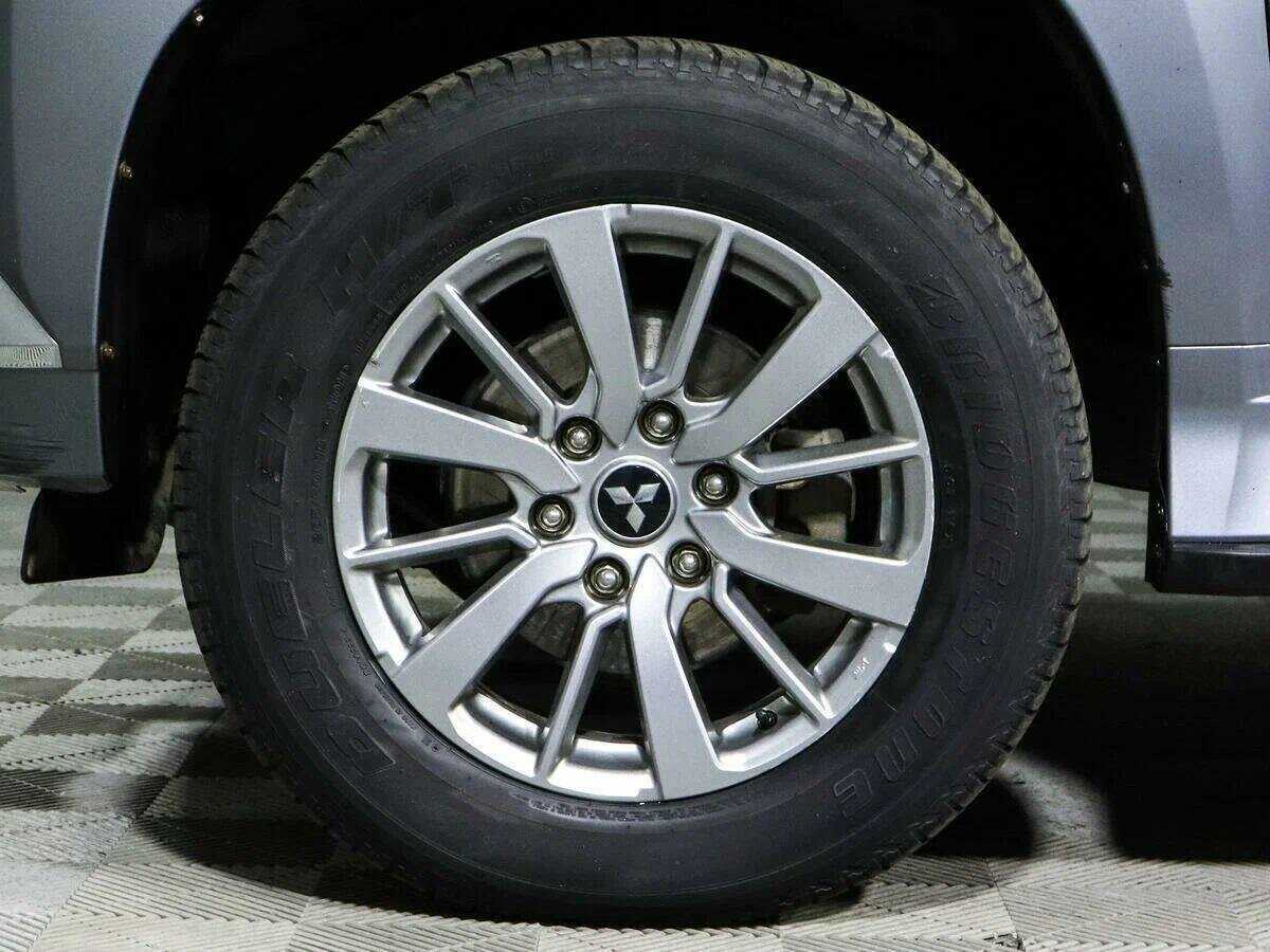 Mitsubishi Pajero Sport, 2017 Фото №22