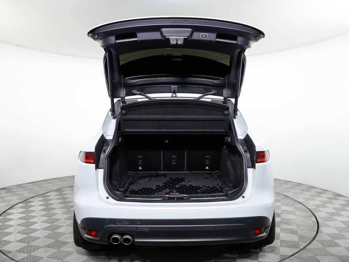 Jaguar F-Pace, 2016 Фото №22