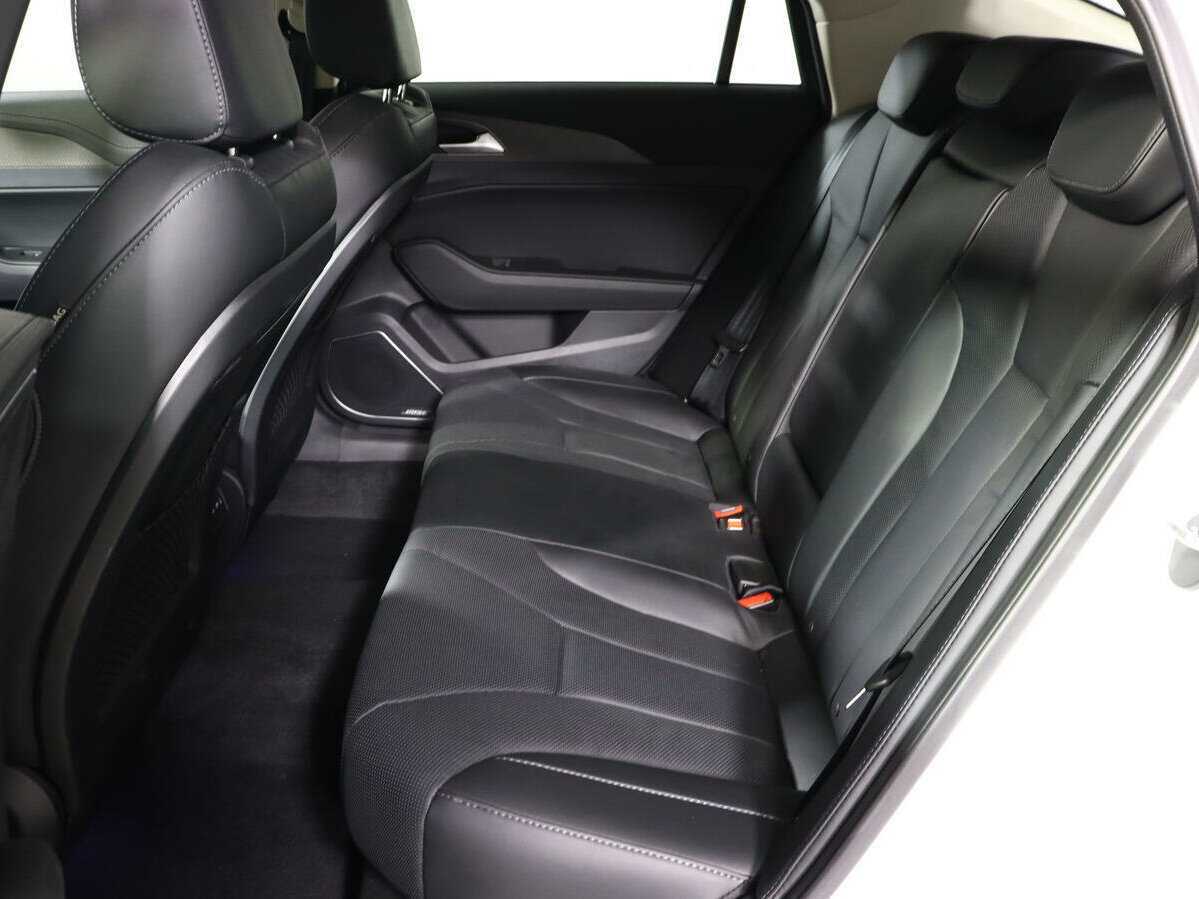 Hongqi H5, 2022 Фото №10