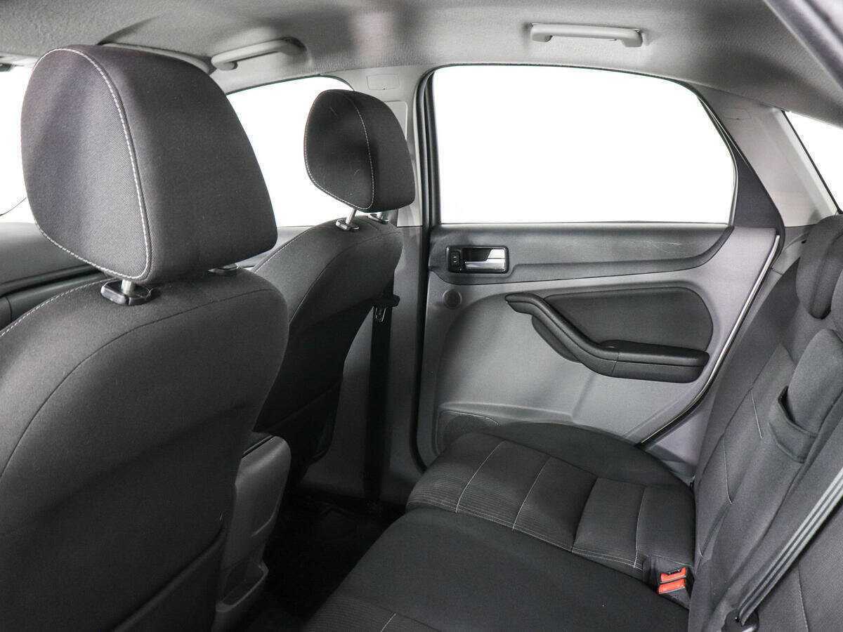 Ford Focus, 2010 Фото №12